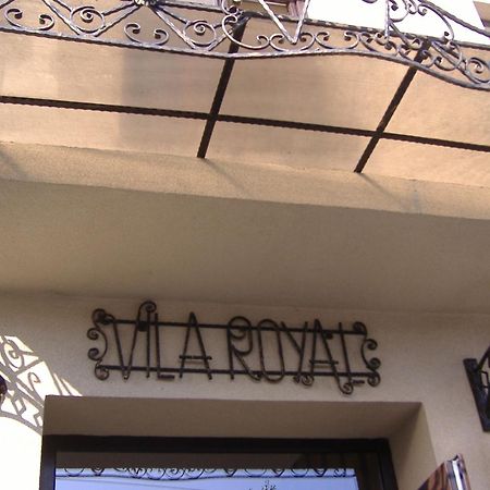 Vila Royal Hotel Bacau Bagian luar foto